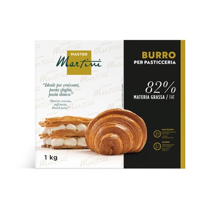 Caixa de manteiga de pastelaria Master Martini 1kg, 82% de gordura, com croissant e folhado recheado de creme.