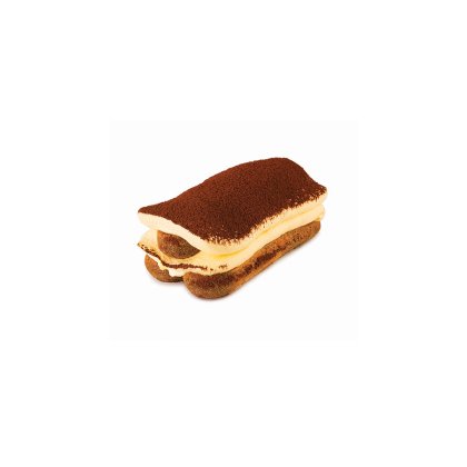 Fatia retangular de tiramisu com camadas de palitos la dedos e creme, polvilhada com cacau, fundo branco