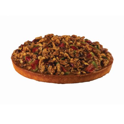 Tarte redonda com nozes caramelizadas, morango fatiado e kiwi glaceados em caramelo, fundo branco.