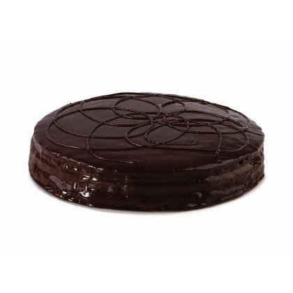 Bolo redondo com cobertura de chocolate e padrão decorativo em espiral por cima, fundo branco