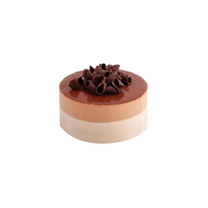Bolo redondo de mousse de chocolate em camadas com cobertura brilhante, decorado com raspas de chocolate negro