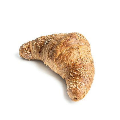 Croissant integral com sementes de sésamo, em forma de crescente, fundo branco