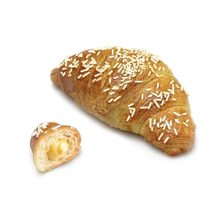Croissant dourado polvilhado com granulado branco, com um pedaço mais pequeno aberto mostrando recheio cremoso de bau...