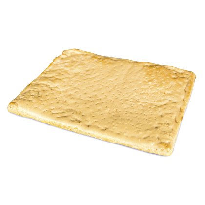 Placa retangular de massa de pão achatado dourada e picotada, com superfície texturizada, fundo branco.