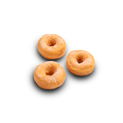 Três mini donuts cobertos com açúcar sobre fundo branco liso