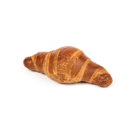 Croissant dourado de forma curva, fotografado sobre fundo branco