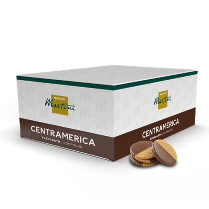 Caixa de chocolate compound Master Martini Centramerica branca e castanha ao lado de bolachas wafer redondas cobertas...